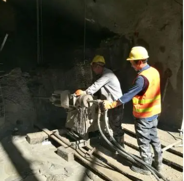 平凉水下抗分散灌浆料特点 水下不分散注浆料介绍